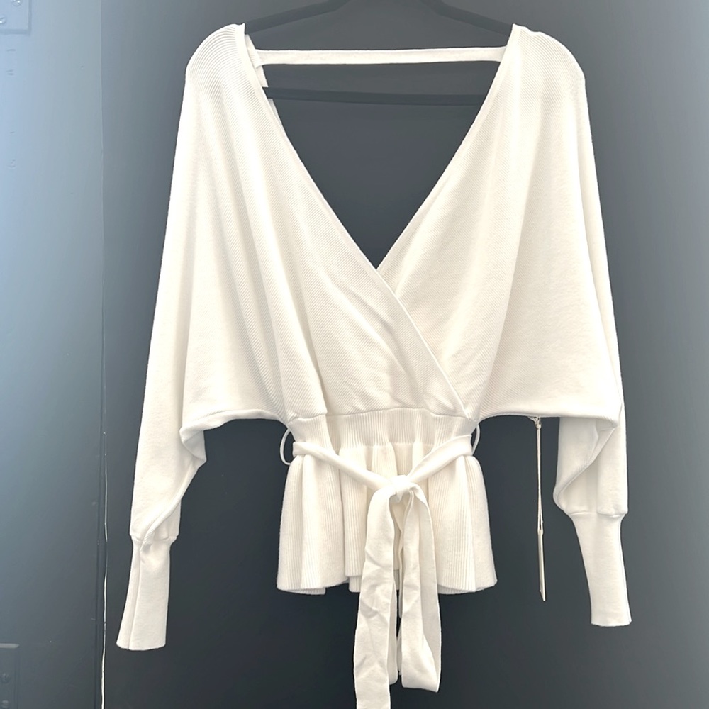 Thinkable white long sleeve sweater